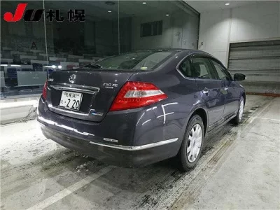 Nissan TEANA  с аукциона в Японии
