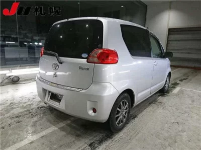 Toyota PORTE  с аукциона в Японии