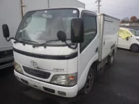 Toyota DYNA лот № 9387 оценка R  с аукциона в Японии 3