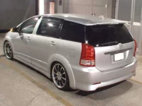 Toyota WISH лот № 8306 оценка 3.5  с аукциона в Японии 1