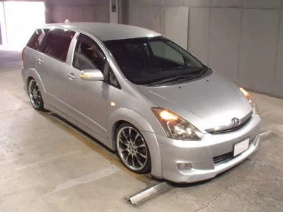 Toyota WISH  с аукциона в Японии