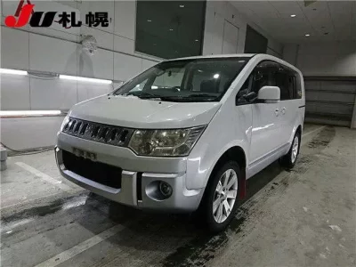 Mitsubishi DELICA D5  с аукциона в Японии