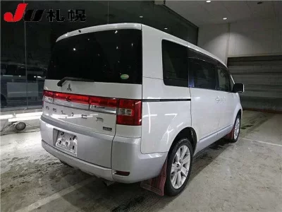 Mitsubishi DELICA D5  с аукциона в Японии