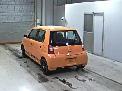 Daihatsu Esse
