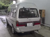 Toyota HIACE лот № 101 оценка R  с аукциона в Японии 1