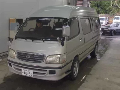 Toyota HIACE  с аукциона в Японии