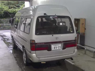 Toyota HIACE  с аукциона в Японии