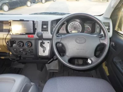 Toyota HIACE  с аукциона в Японии