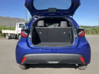 Toyota YARIS лот № 40 оценка RA  с аукциона в Японии 4