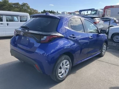 Toyota YARIS  с аукциона в Японии