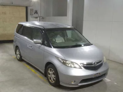 Honda ELYSION  с аукциона в Японии