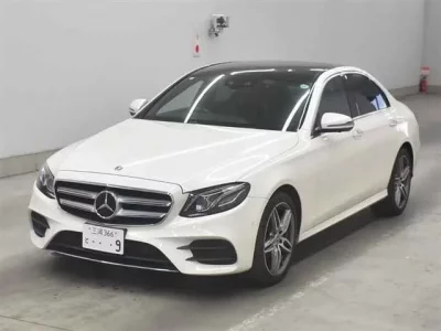 Mercedes-Benz E CLASS  с аукциона в Японии