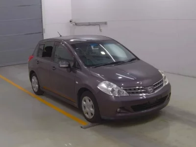 Nissan TIIDA  с аукциона в Японии