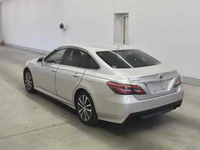 Toyota CROWN  с аукциона в Японии