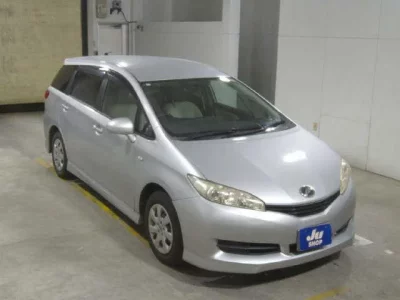 Toyota WISH  с аукциона в Японии