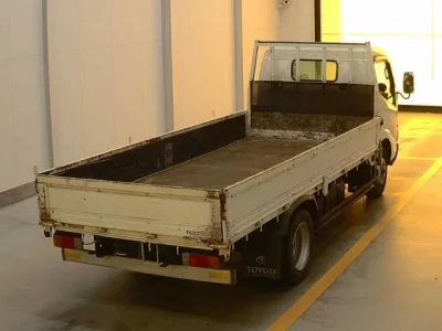 Toyota DYNA  с аукциона в Японии