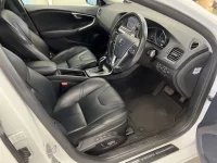 Volvo V40 лот № 5552 оценка 3.5  с аукциона в Японии 3