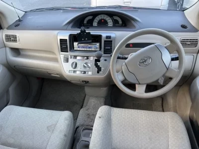 Toyota RAUM  с аукциона в Японии