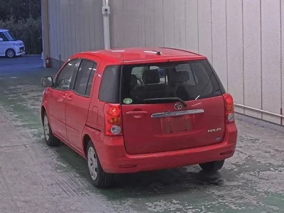 Toyota RAUM  с аукциона в Японии