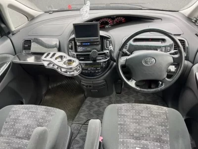 Toyota ESTIMA  с аукциона в Японии