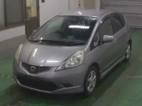 Honda FIT лот № 213 оценка 3  с аукциона в Японии 5