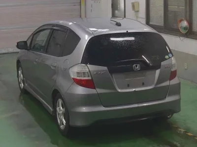 Honda FIT  с аукциона в Японии