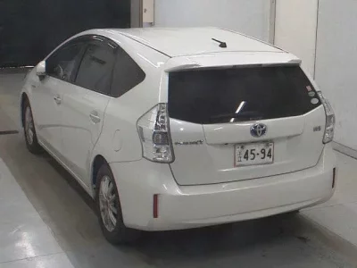 Toyota PRIUS ALPHA  с аукциона в Японии