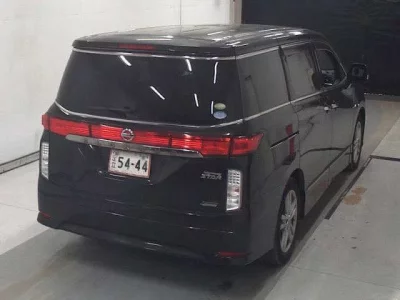 Nissan ELGRAND  с аукциона в Японии
