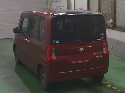 Daihatsu TANTO  с аукциона в Японии