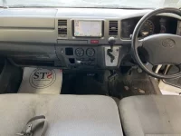 Toyota HIACE VAN лот № 5601 оценка 3  с аукциона в Японии 4