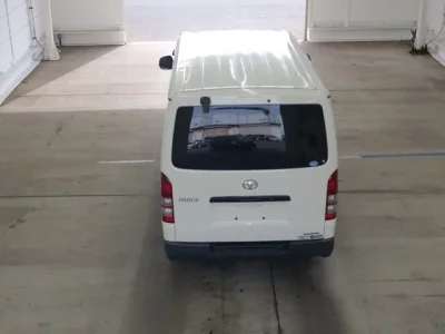 Toyota HIACE VAN  с аукциона в Японии