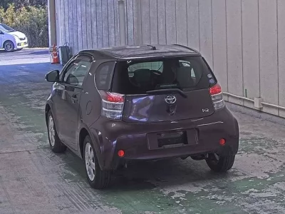 Toyota IQ  с аукциона в Японии