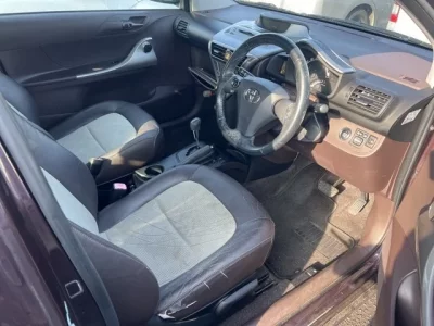 Toyota IQ  с аукциона в Японии