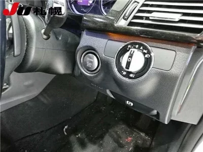 Mercedes-Benz E CLASS  с аукциона в Японии