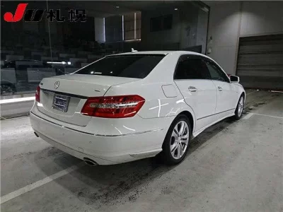 Mercedes-Benz E CLASS  с аукциона в Японии