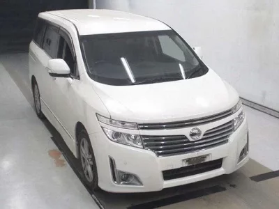 Nissan ELGRAND  с аукциона в Японии