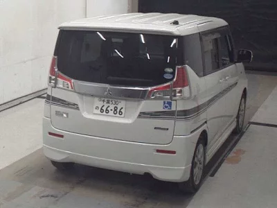 Mitsubishi DELICA D2
