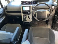 Toyota VOXY лот № 2282 оценка RA  с аукциона в Японии 4