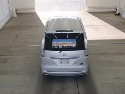 Nissan SERENA  с аукциона в Японии