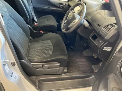 Nissan SERENA  с аукциона в Японии