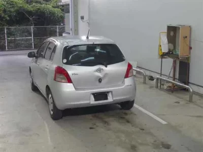 Toyota VITZ  с аукциона в Японии