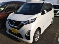 Nissan DAYZ лот № 5558 оценка 4  с аукциона в Японии 2