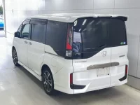 Honda STEP WAGON лот № 3003 оценка R  с аукциона в Японии 1
