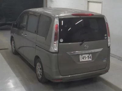 Nissan SERENA  с аукциона в Японии