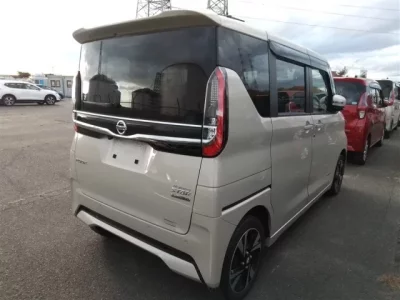 Nissan ROOX  с аукциона в Японии