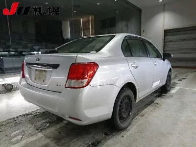 Toyota COROLLA AXIO  с аукциона в Японии