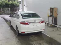 Honda GRACE лот № 233 оценка R  с аукциона в Японии 1