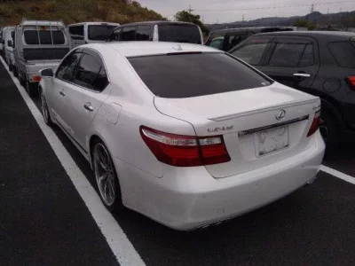 Lexus LS