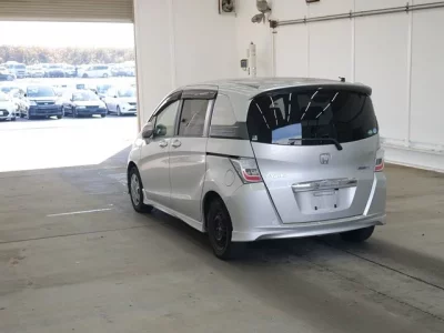 Honda FREED  с аукциона в Японии