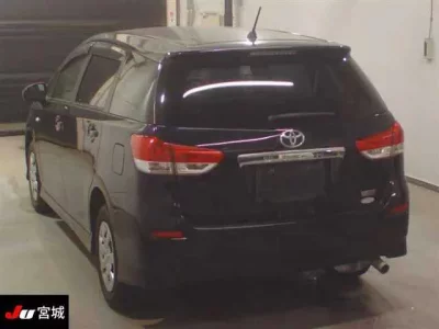 Toyota WISH  с аукциона в Японии